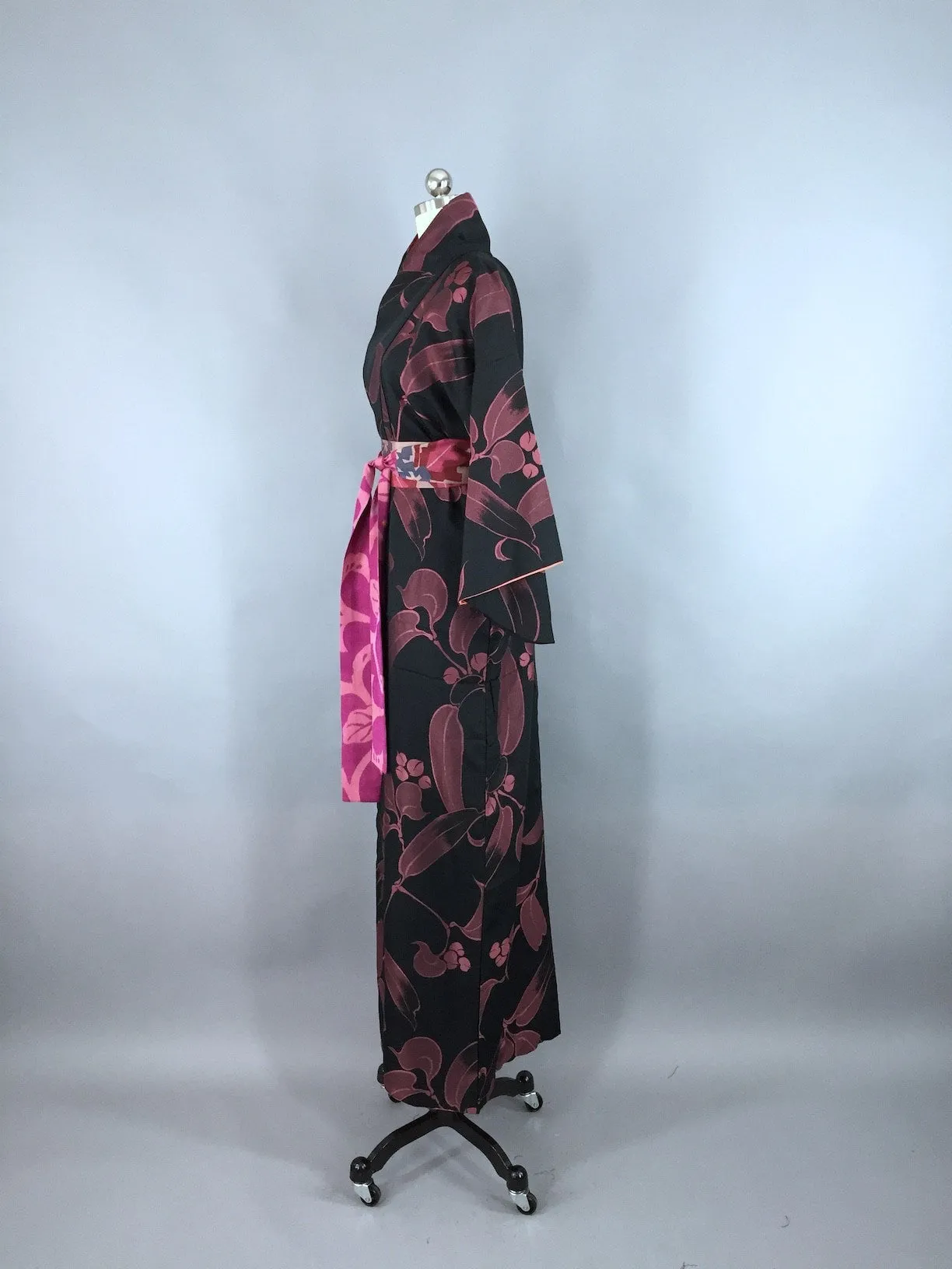 1950s Vintage Silk Rayon Kimono Robe / Black Mauve Floral