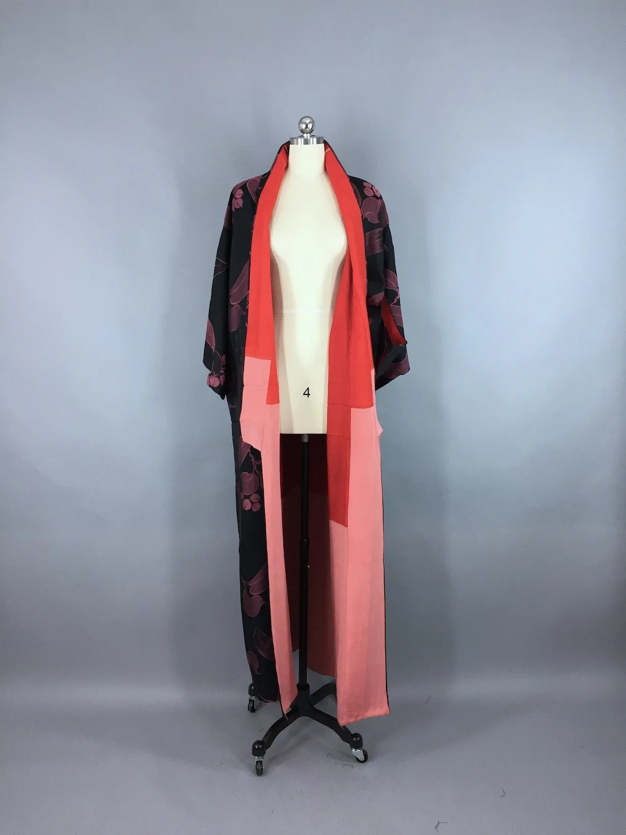 1950s Vintage Silk Rayon Kimono Robe / Black Mauve Floral