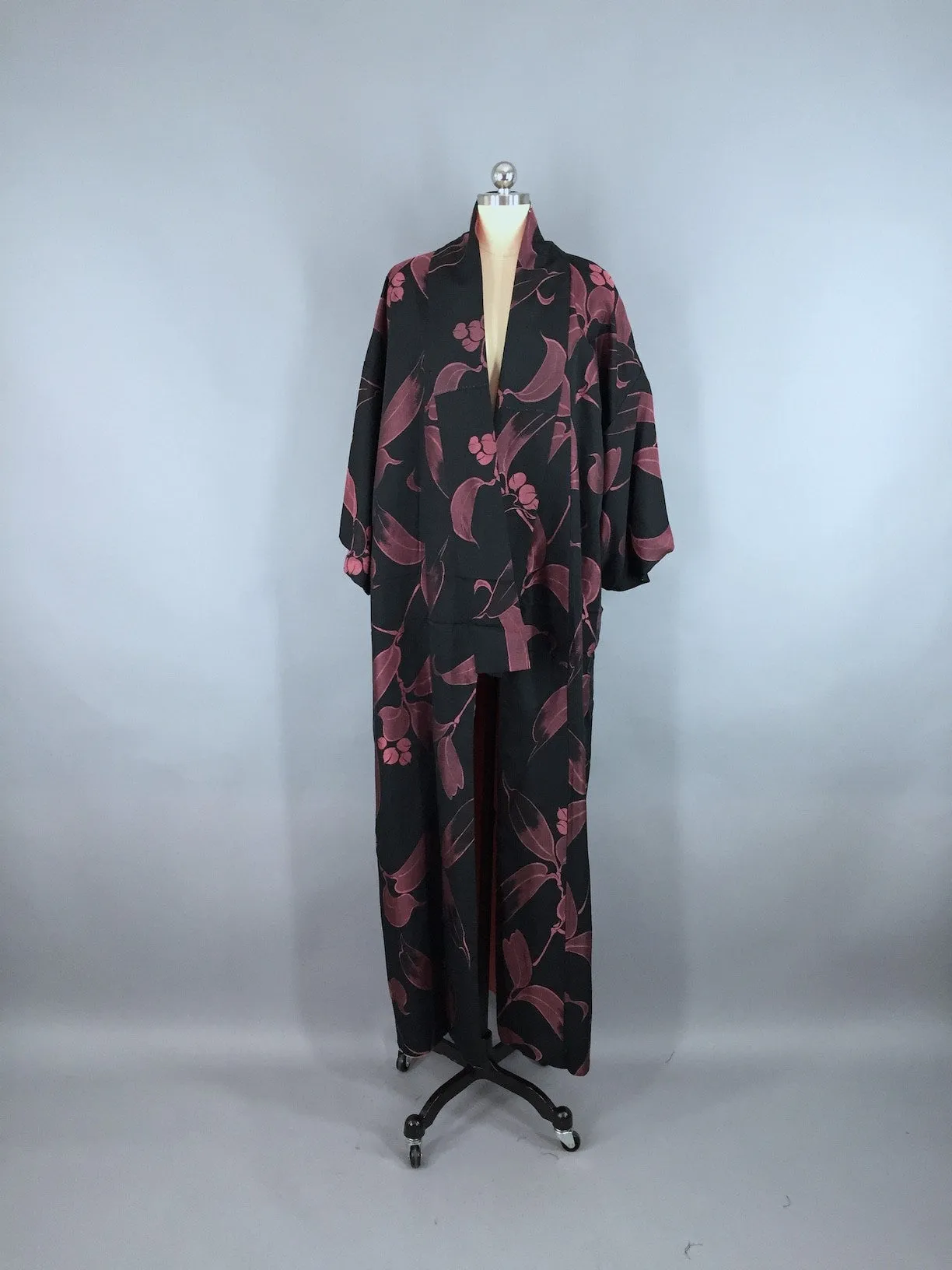 1950s Vintage Silk Rayon Kimono Robe / Black Mauve Floral