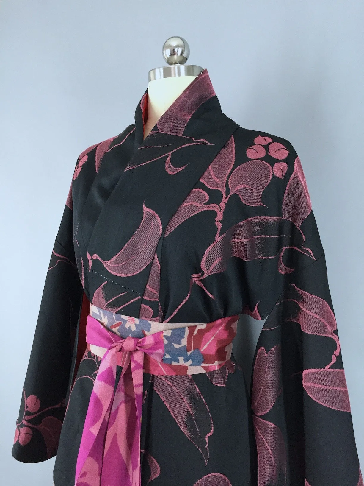 1950s Vintage Silk Rayon Kimono Robe / Black Mauve Floral