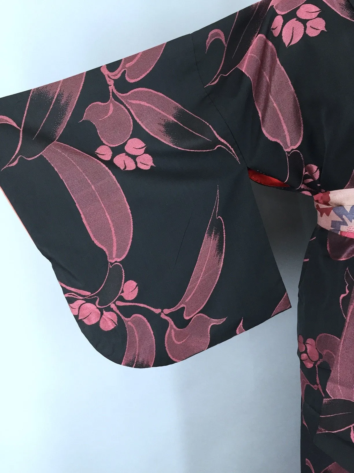 1950s Vintage Silk Rayon Kimono Robe / Black Mauve Floral