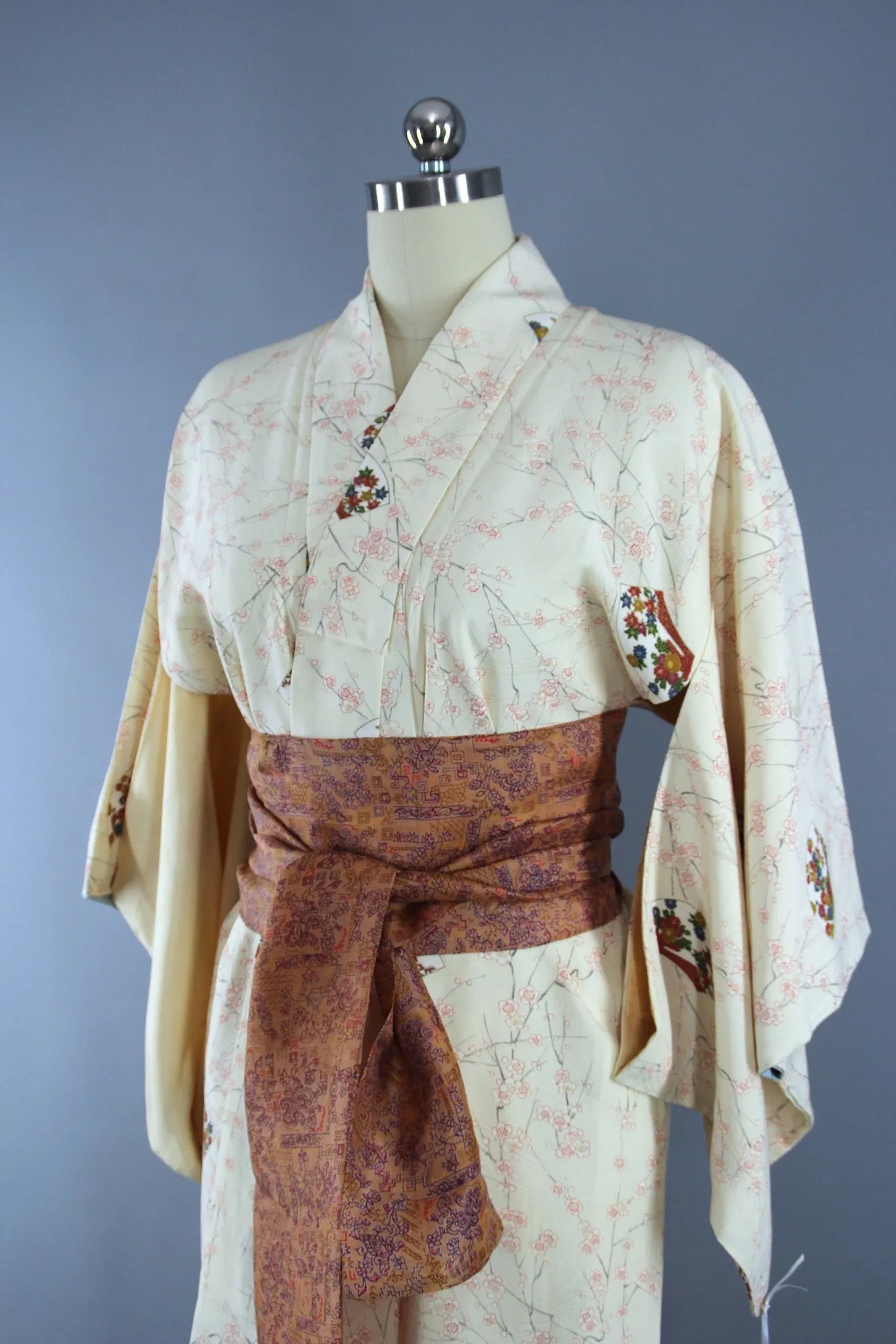 1960s Vintage Silk Kimono Robe / Pink Peach Cherry Blossoms Floral Print