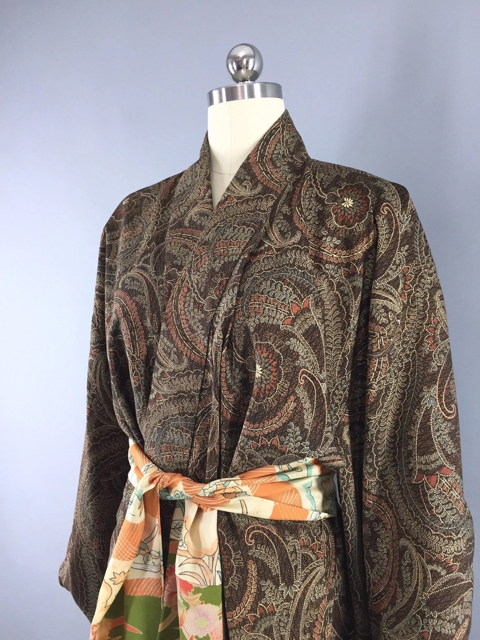 1970s Vintage Kimono Robe / Brown Floral Print