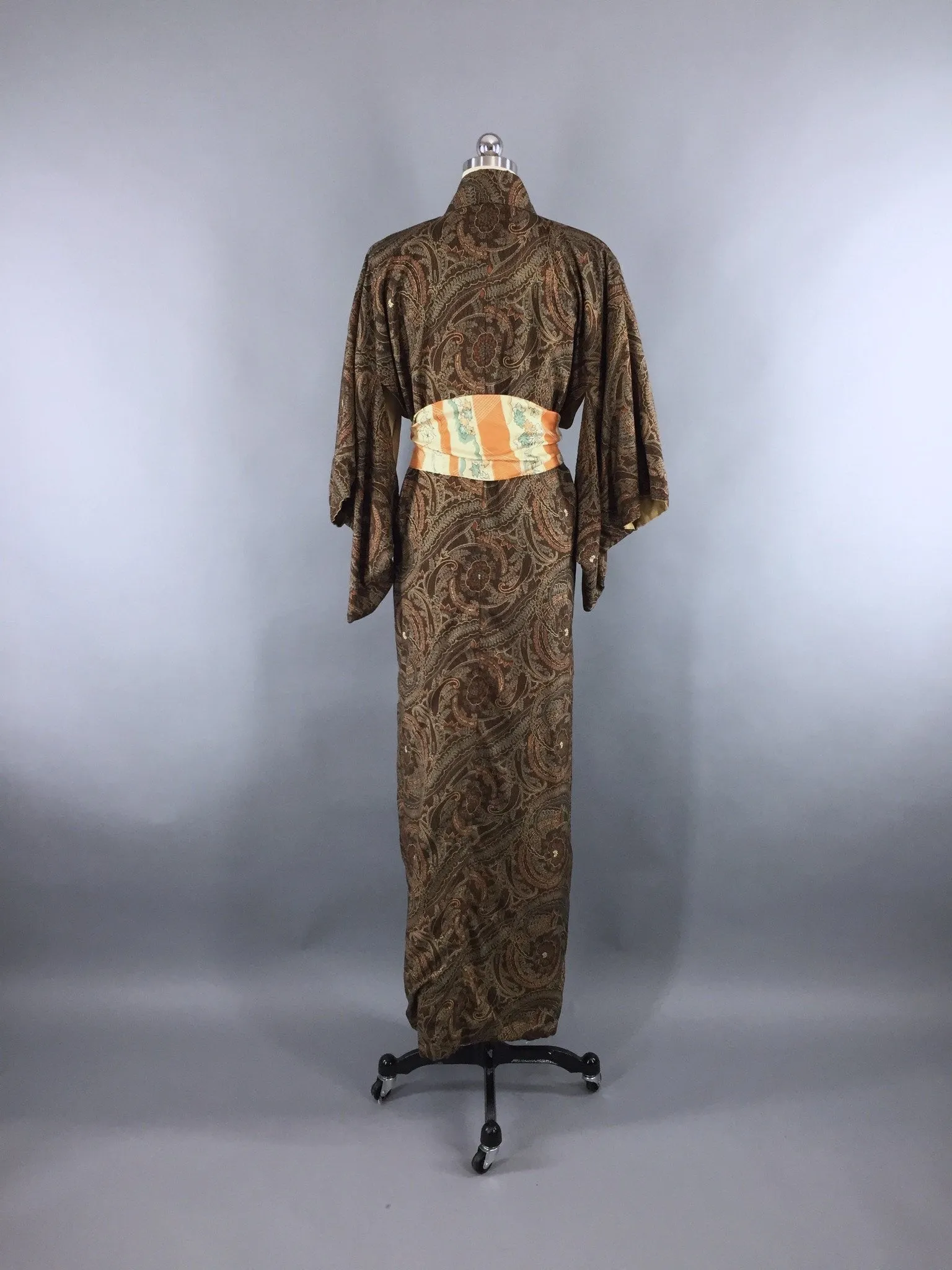 1970s Vintage Kimono Robe / Brown Floral Print