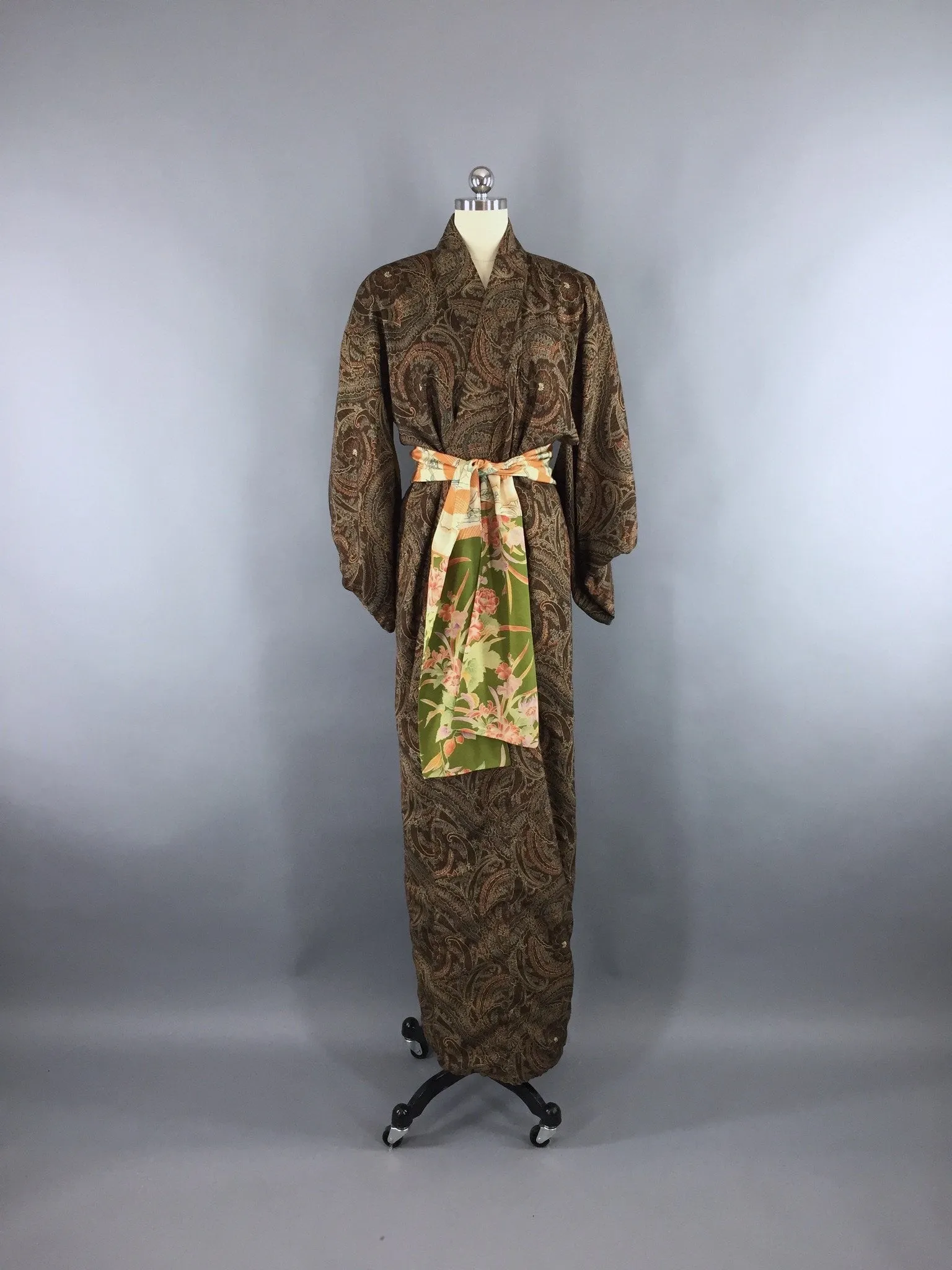 1970s Vintage Kimono Robe / Brown Floral Print