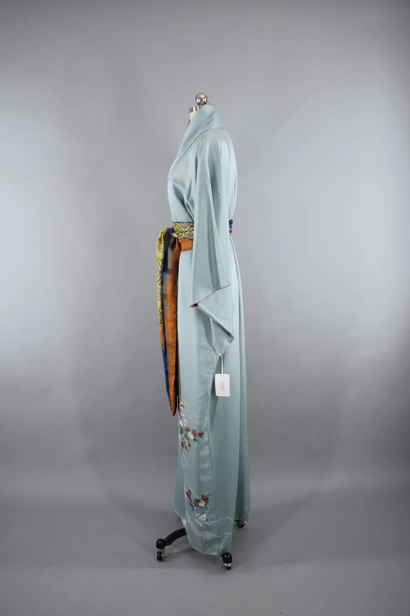 1980s Vintage Silk Kimono Robe in Light Blue Shibori Floral