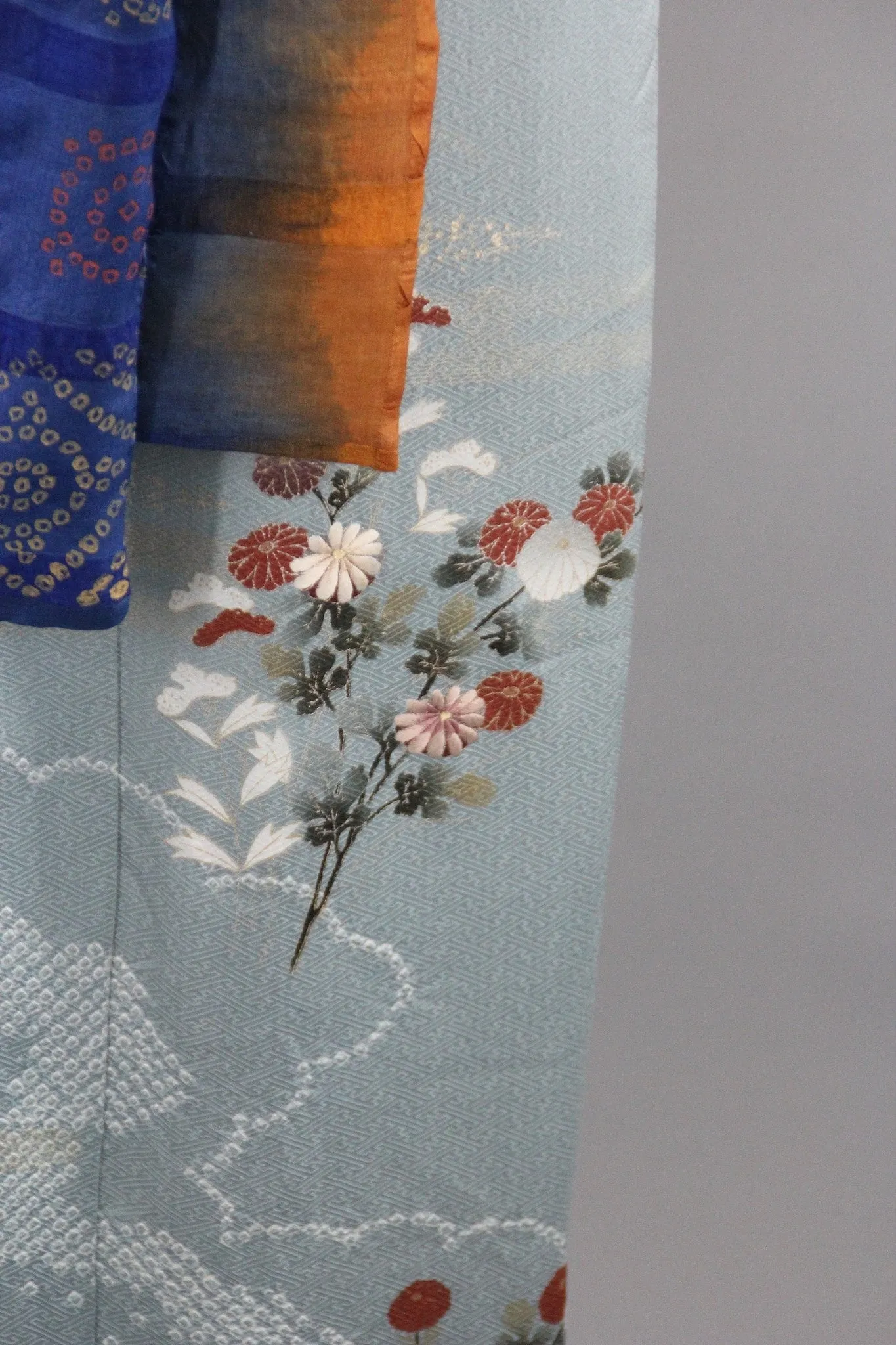 1980s Vintage Silk Kimono Robe in Light Blue Shibori Floral