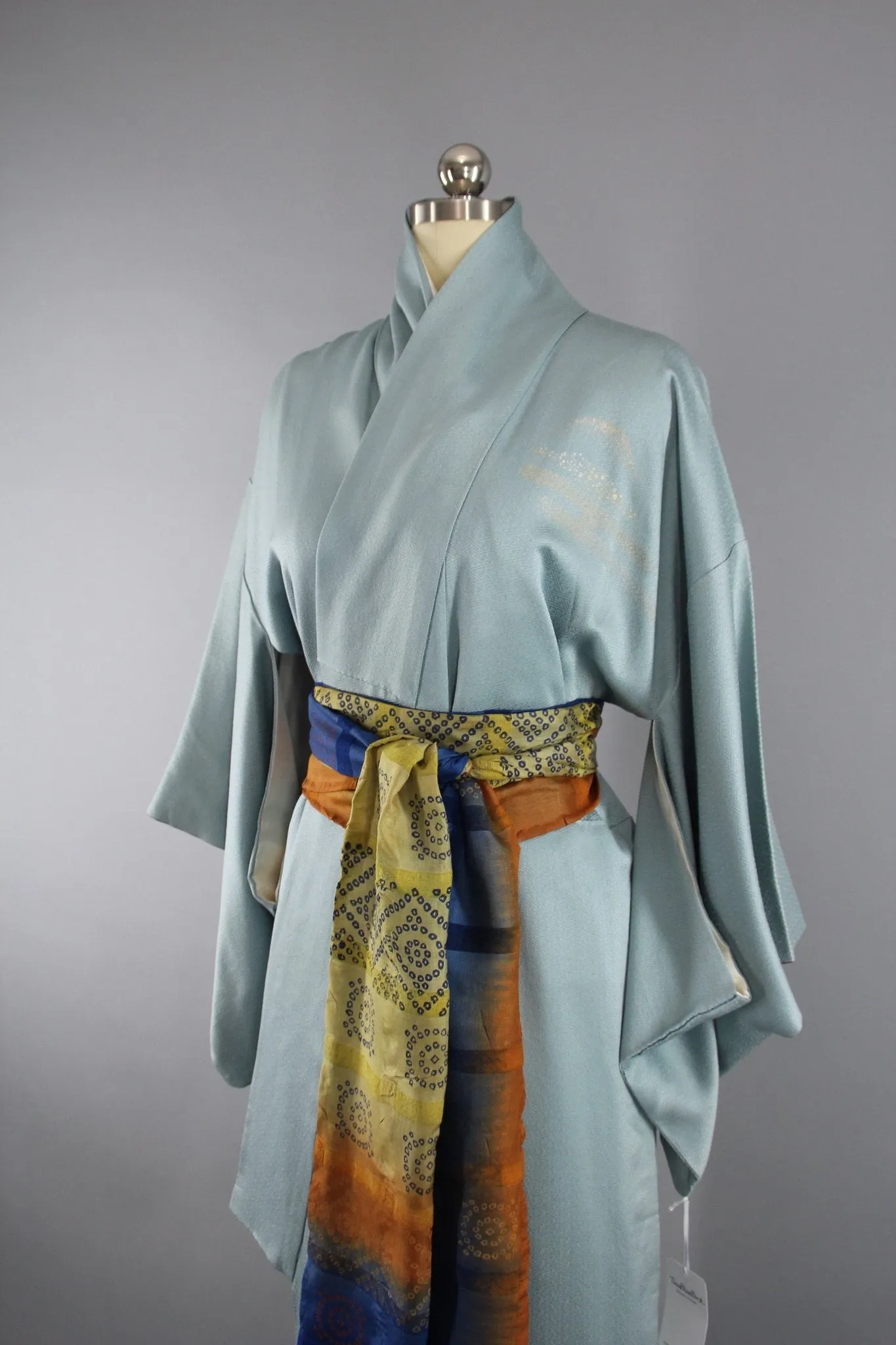 1980s Vintage Silk Kimono Robe in Light Blue Shibori Floral