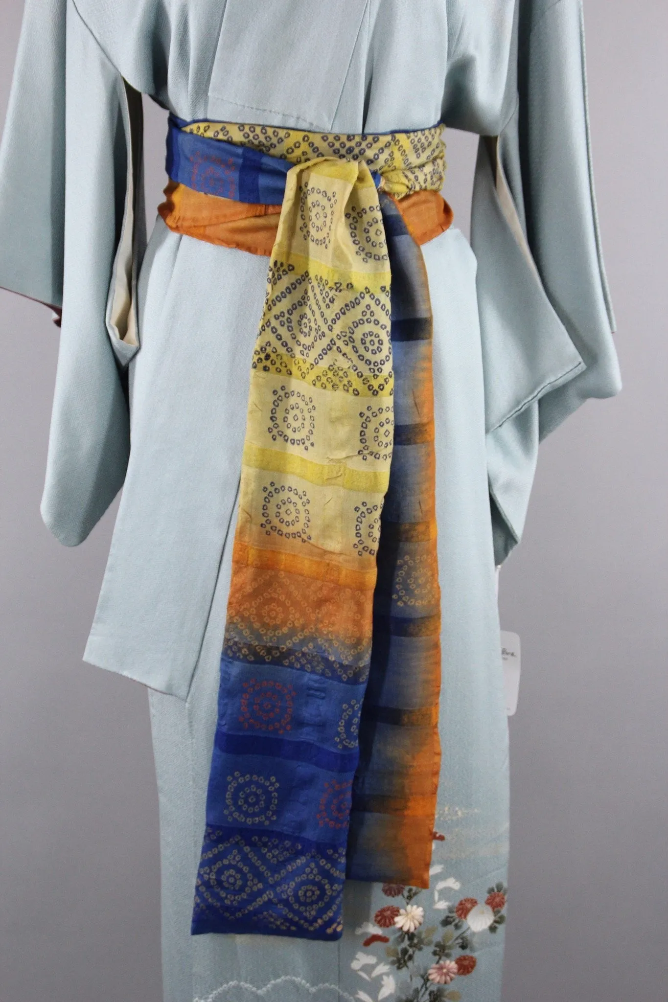 1980s Vintage Silk Kimono Robe in Light Blue Shibori Floral