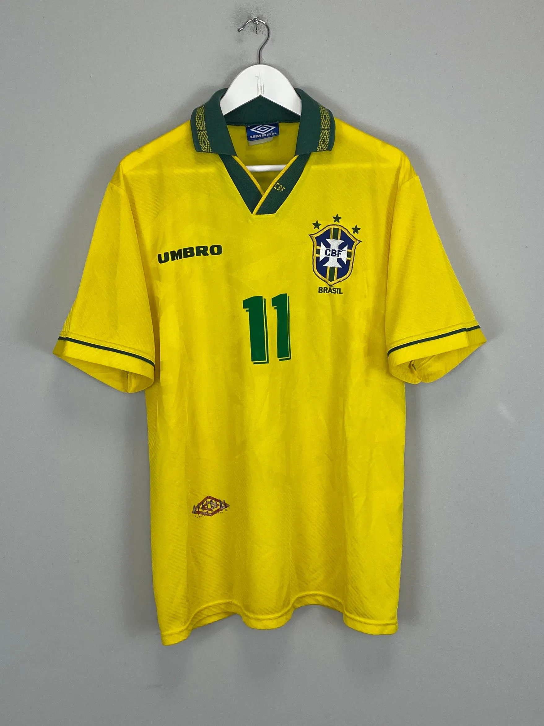 1994 BRAZIL ROMARIO #11 HOME SHIRT (L) UMBRO