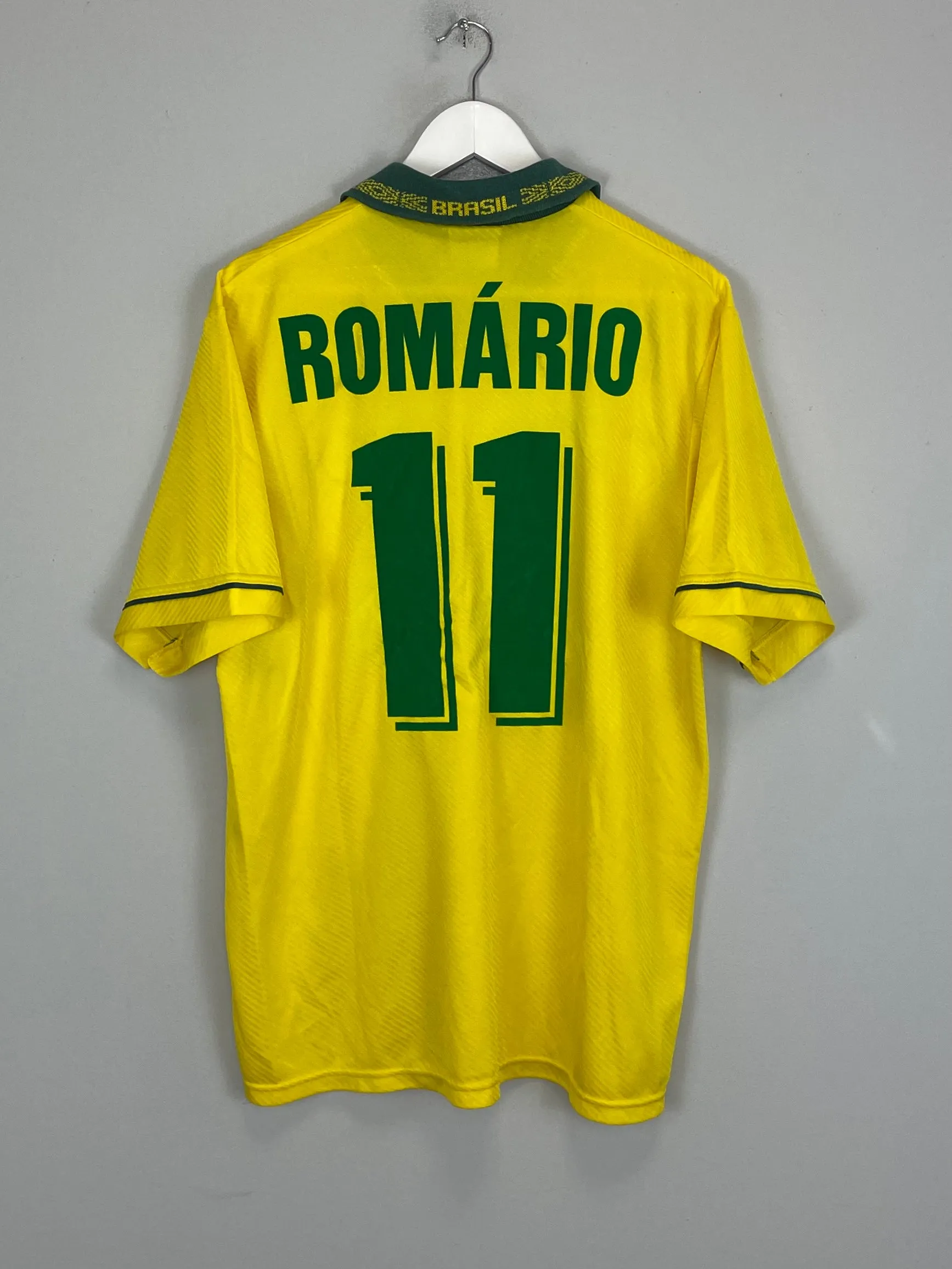 1994 BRAZIL ROMARIO #11 HOME SHIRT (L) UMBRO