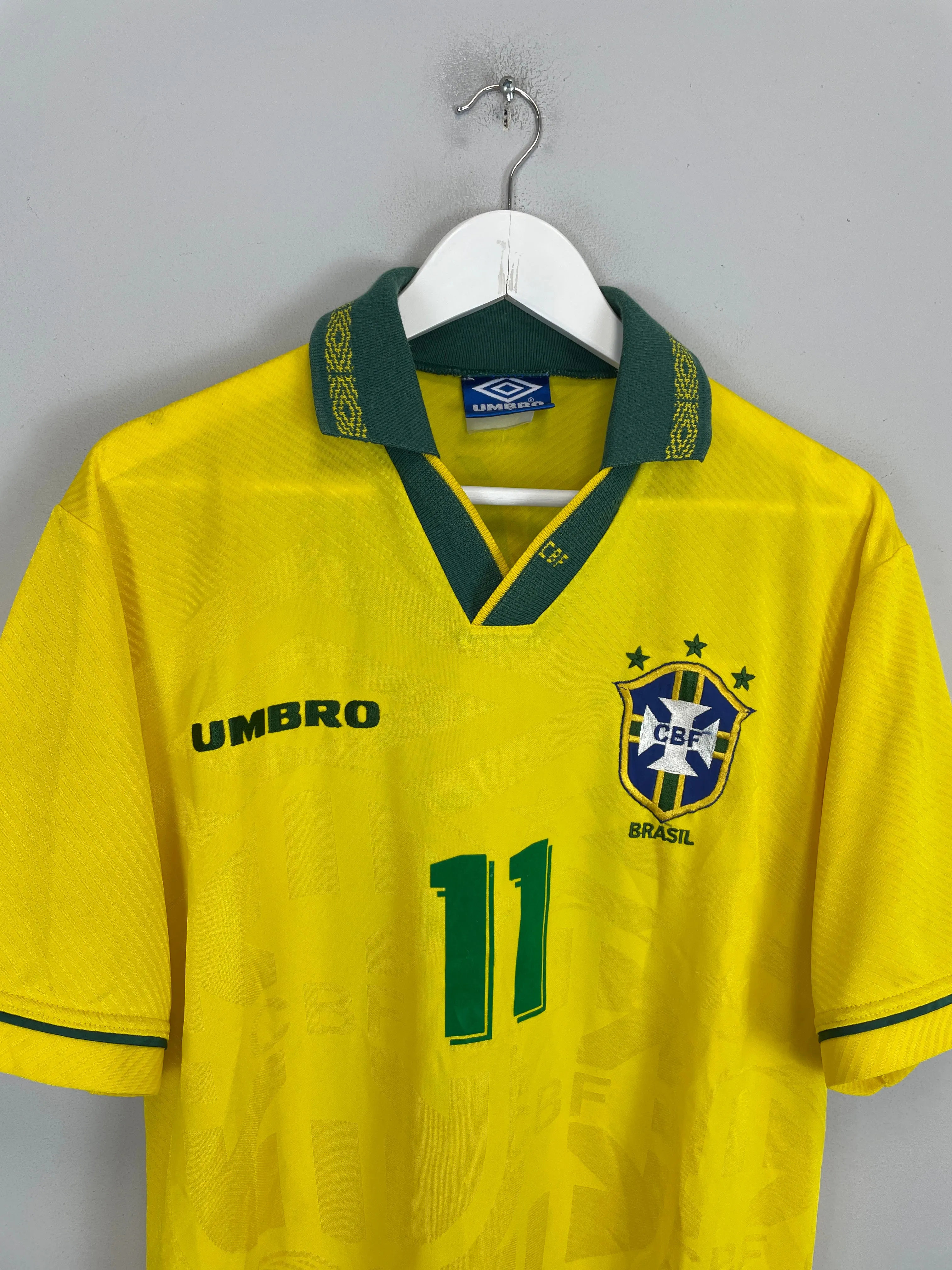 1994 BRAZIL ROMARIO #11 HOME SHIRT (L) UMBRO