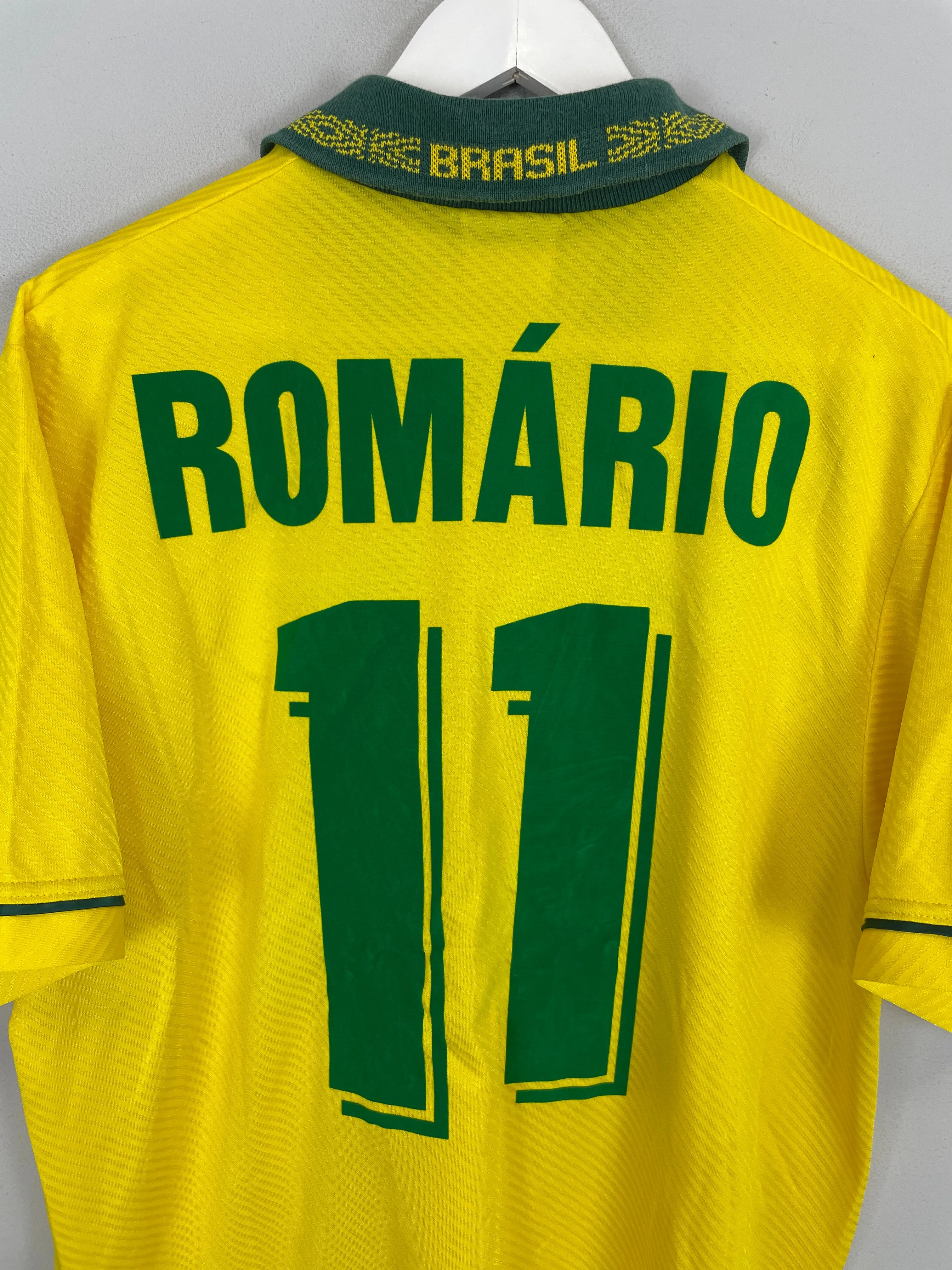 1994 BRAZIL ROMARIO #11 HOME SHIRT (L) UMBRO