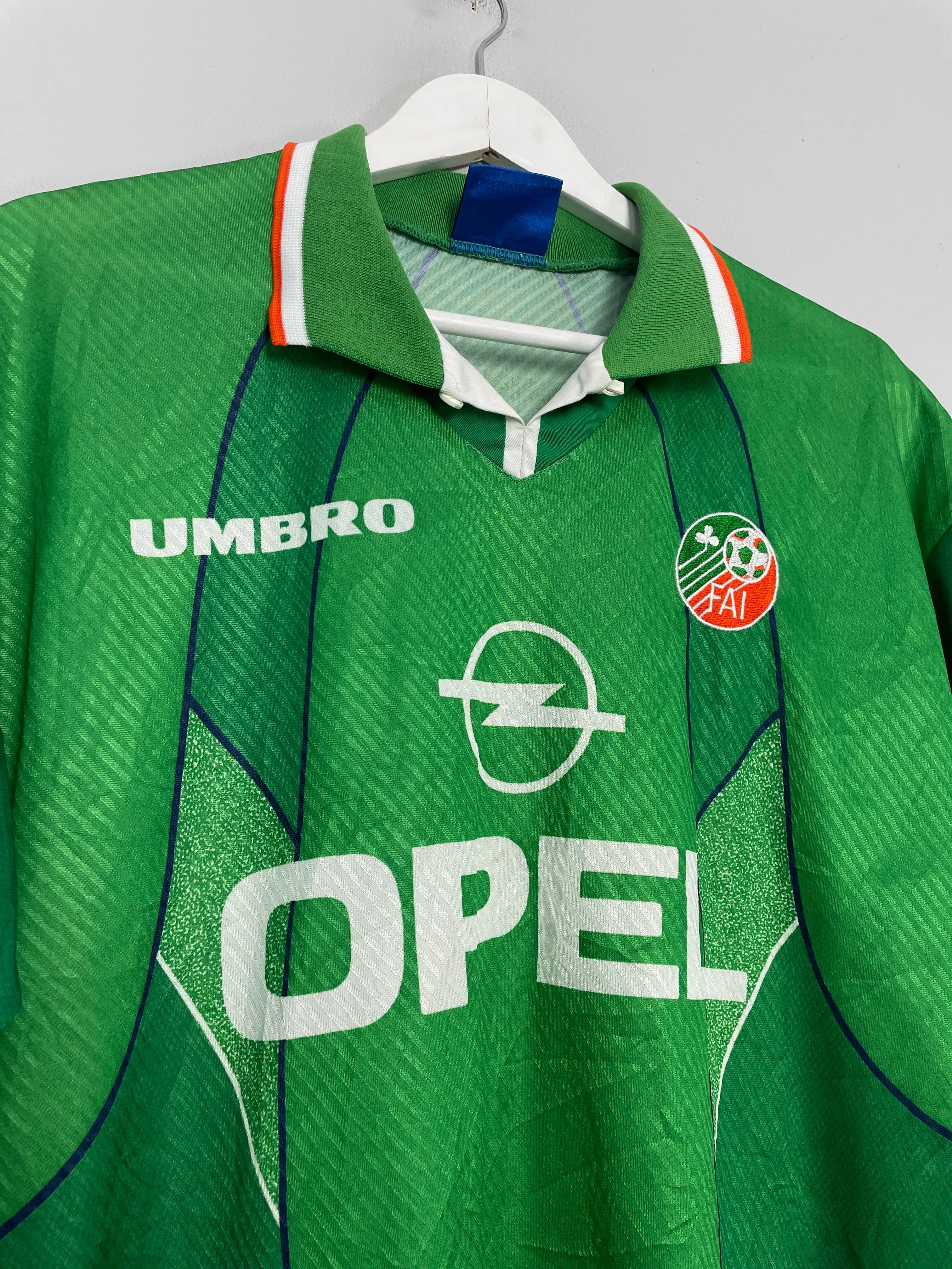 1994/95 IRELAND HOME SHIRT (M) UMBRO