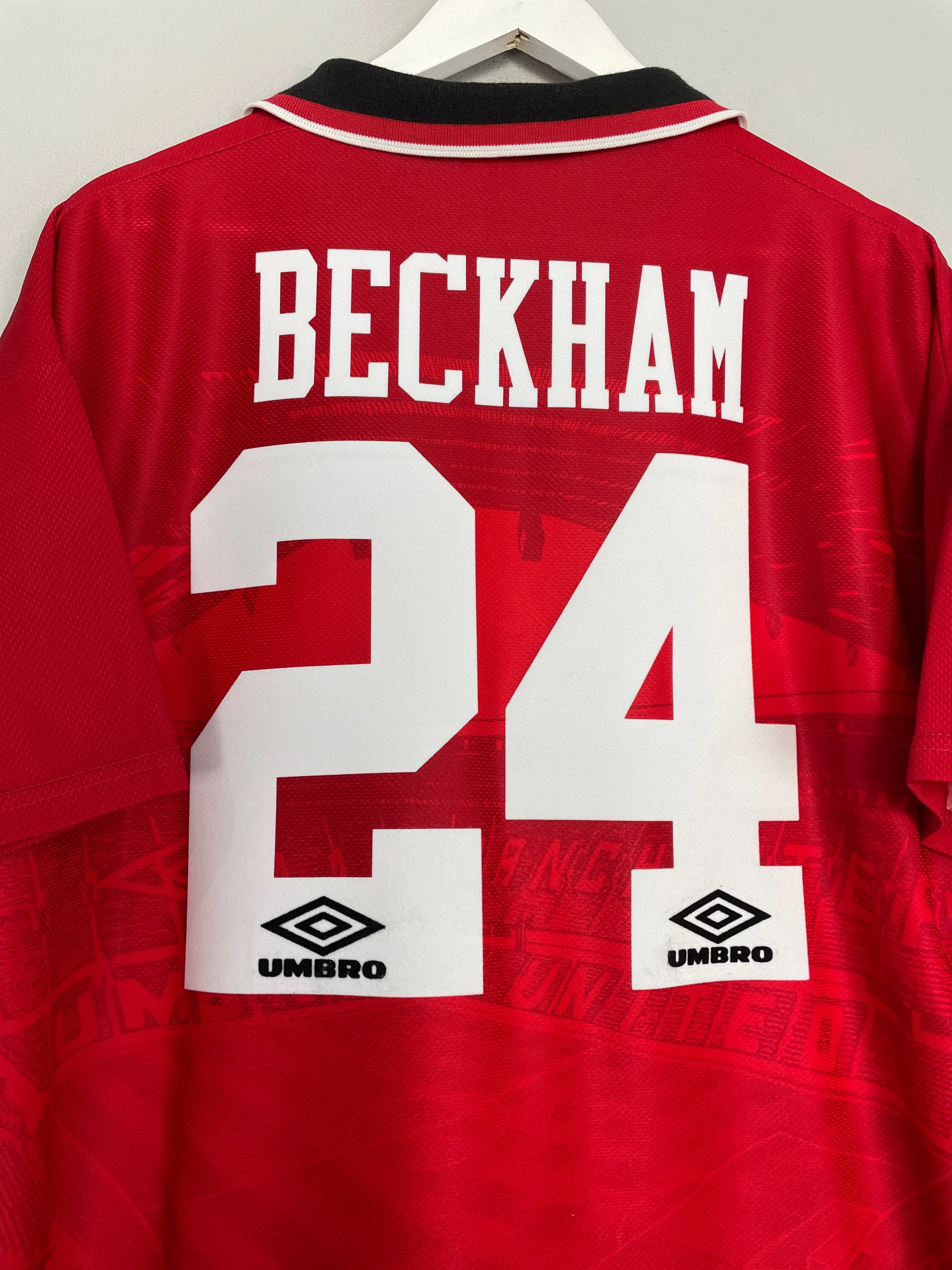 1994/96 MANCHESTER UNITED BECKHAM #24 HOME SHIRT (L) UMBRO