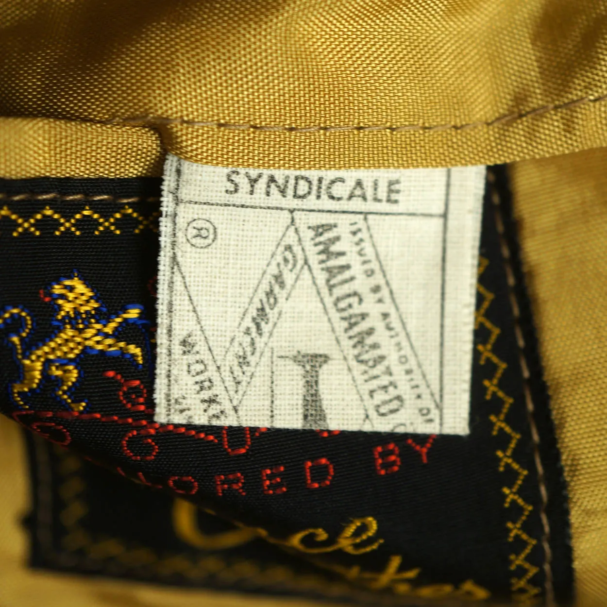 Vintage 1960s Gold Lame Brocade Tuxedo Dinner Jacket Mens Size Medium